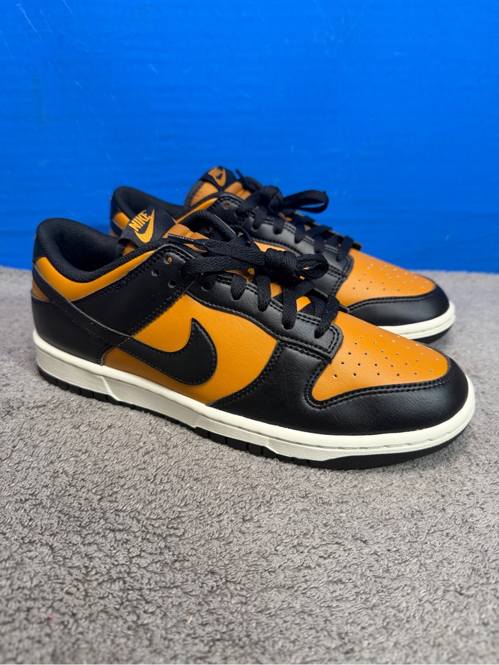 Nike dunk low retro
Brand new